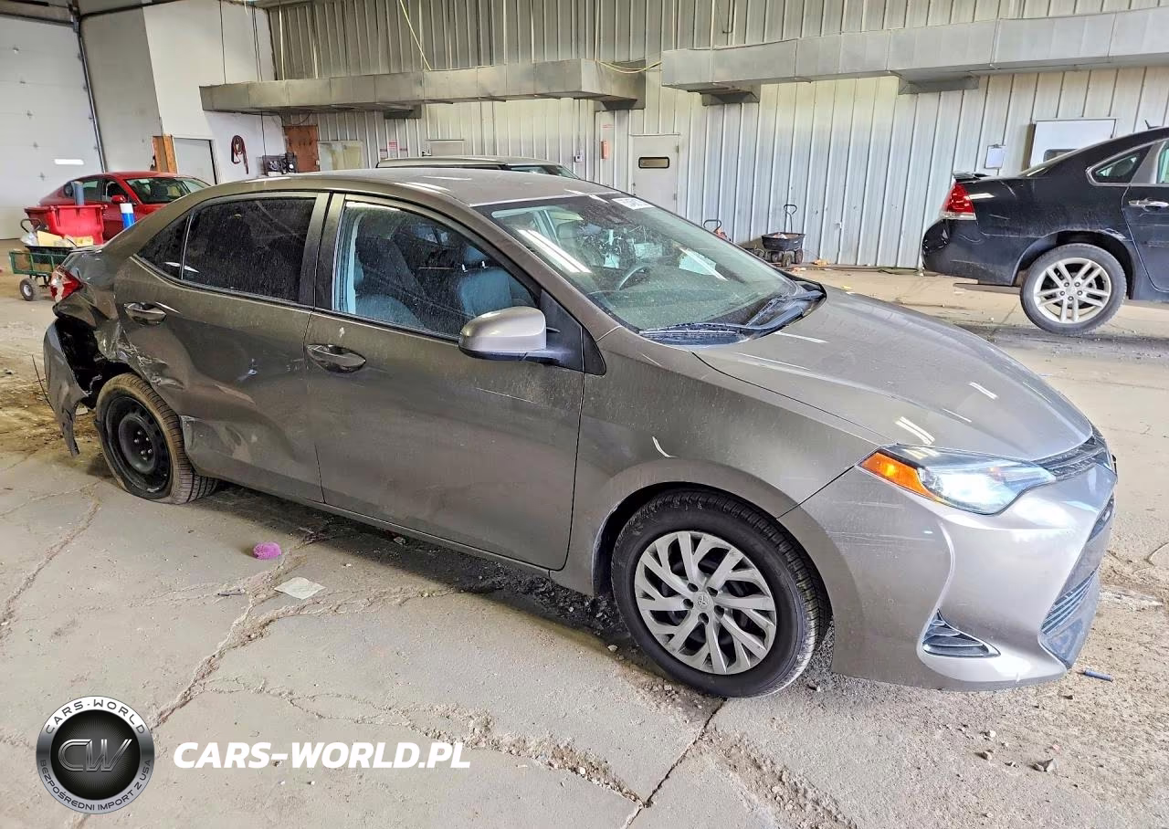 2017 Toyota Corolla Le VIN:2T1BURHE2HC759008 - 4