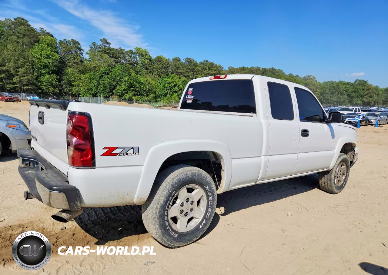 2007 Chevrolet Silverado K1500 Classic VIN:1GCEK19B77Z110155 - 3