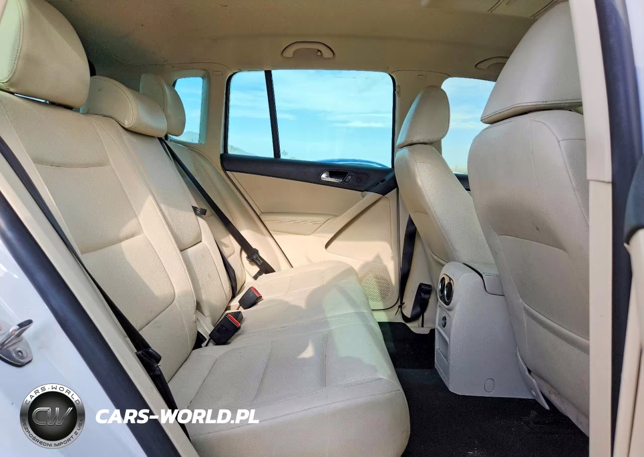 2013 Volkswagen Tiguan S VIN:WVGAV3AXXDW560464 - 11