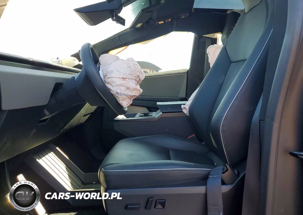 2025 Tesla Cybertruck VIN:7G2CEHED4SA063495 - 7