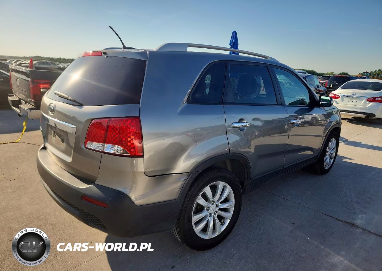 2011 Kia Sorento Lx VIN:5XYKT4A29BG082430 - 3