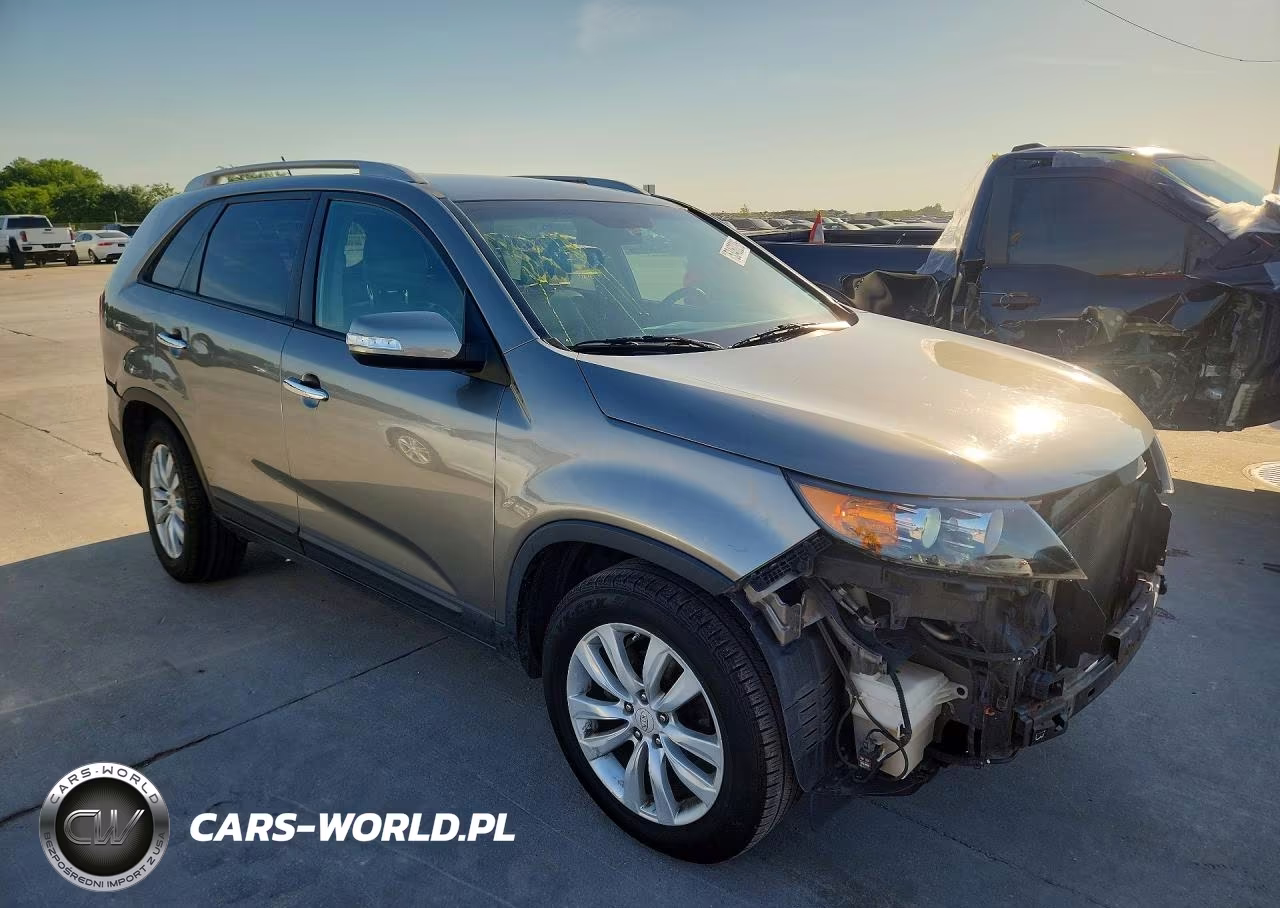 2011 Kia Sorento Lx VIN:5XYKT4A29BG082430 - 4