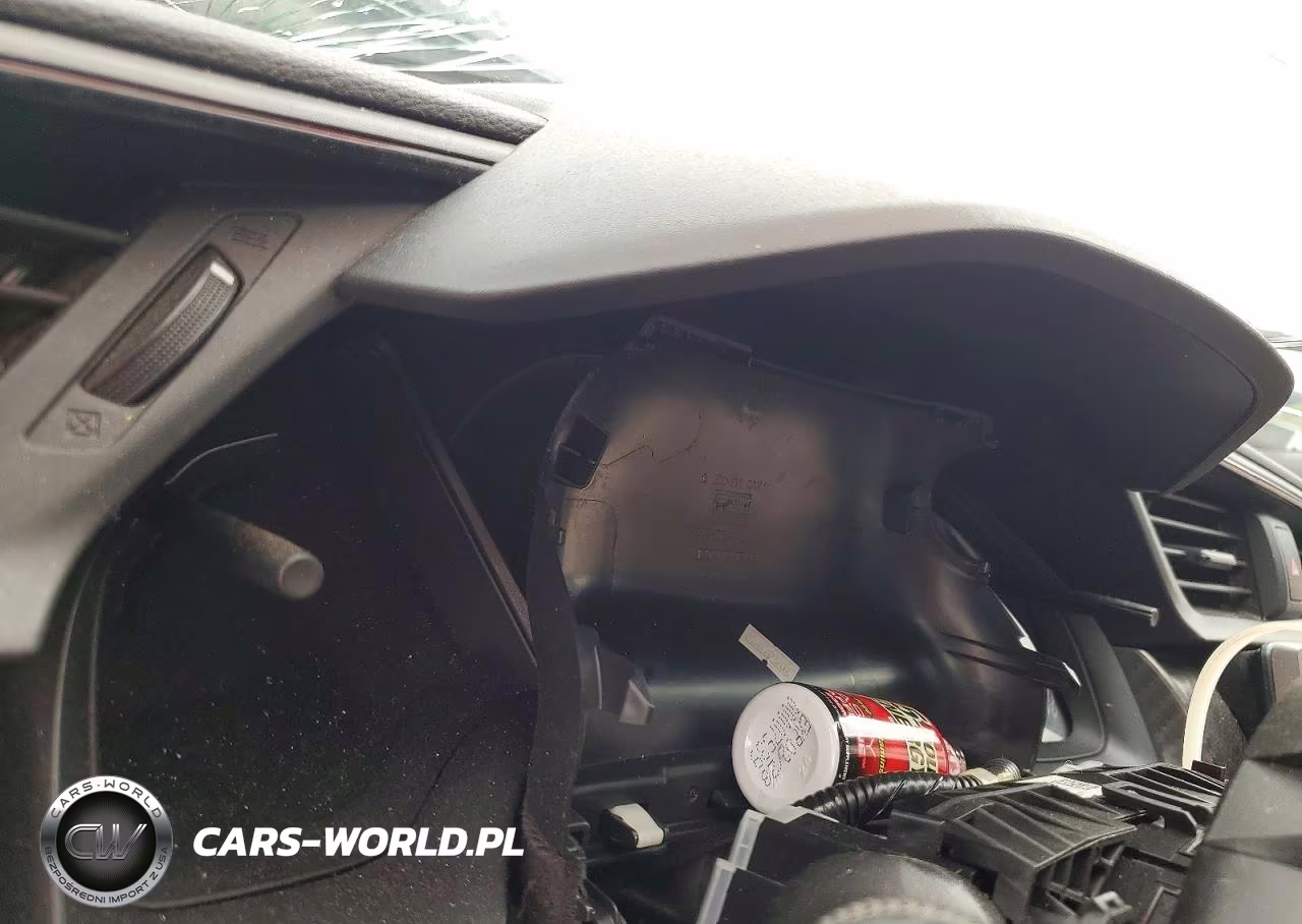 2018 Honda Civic Sport VIN:SHHFK7H42JU401989 - 9