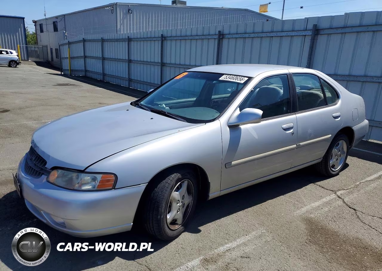 2000 Nissan Altima Xe