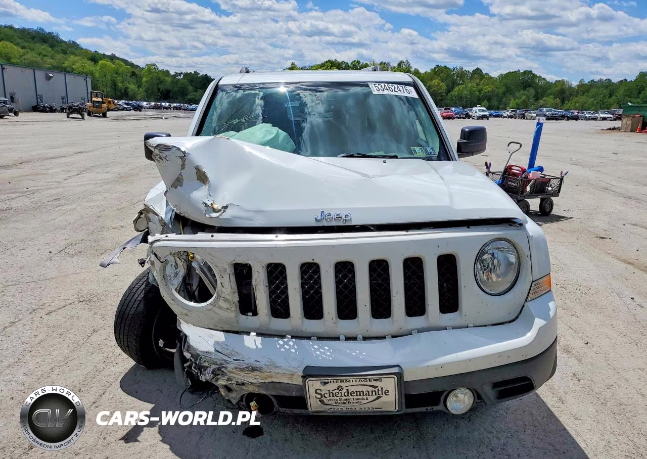 2016 Jeep Patriot Latitude VIN:1C4NJRFB4GD586303 - 5