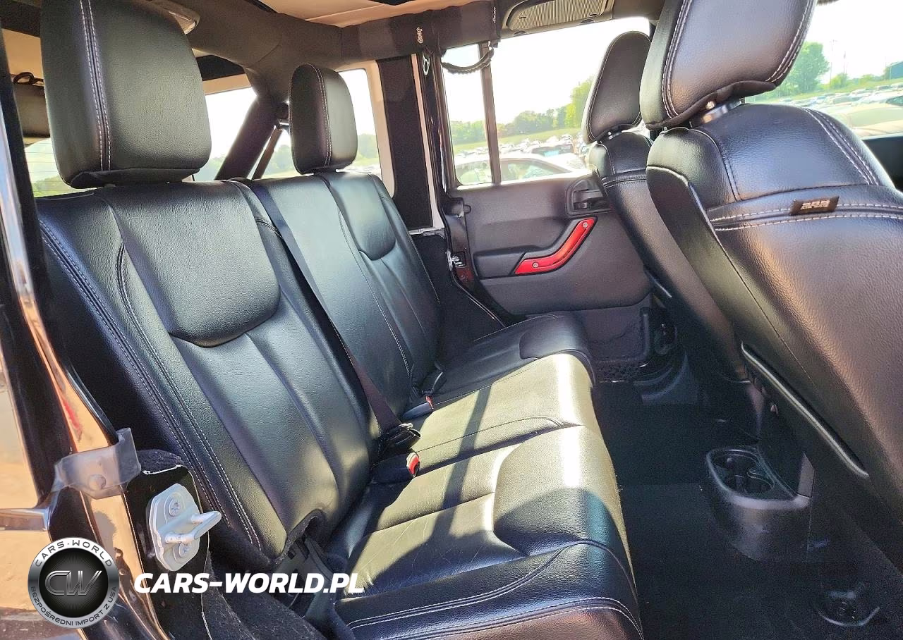 2016 Jeep Wrangler Unlimited Sahara VIN:1C4HJWEG9GL231867 - 11