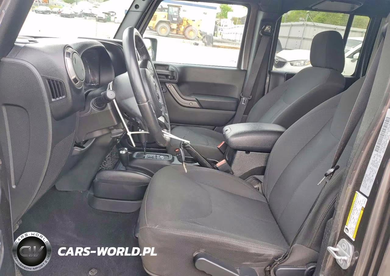 2016 Jeep Wrangler Unlimited Sport VIN:1C4BJWDG8GL305075 - 7