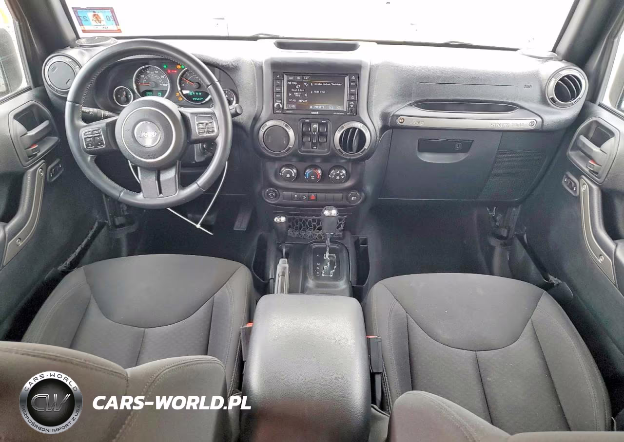 2016 Jeep Wrangler Unlimited Sport VIN:1C4BJWDG8GL305075 - 8