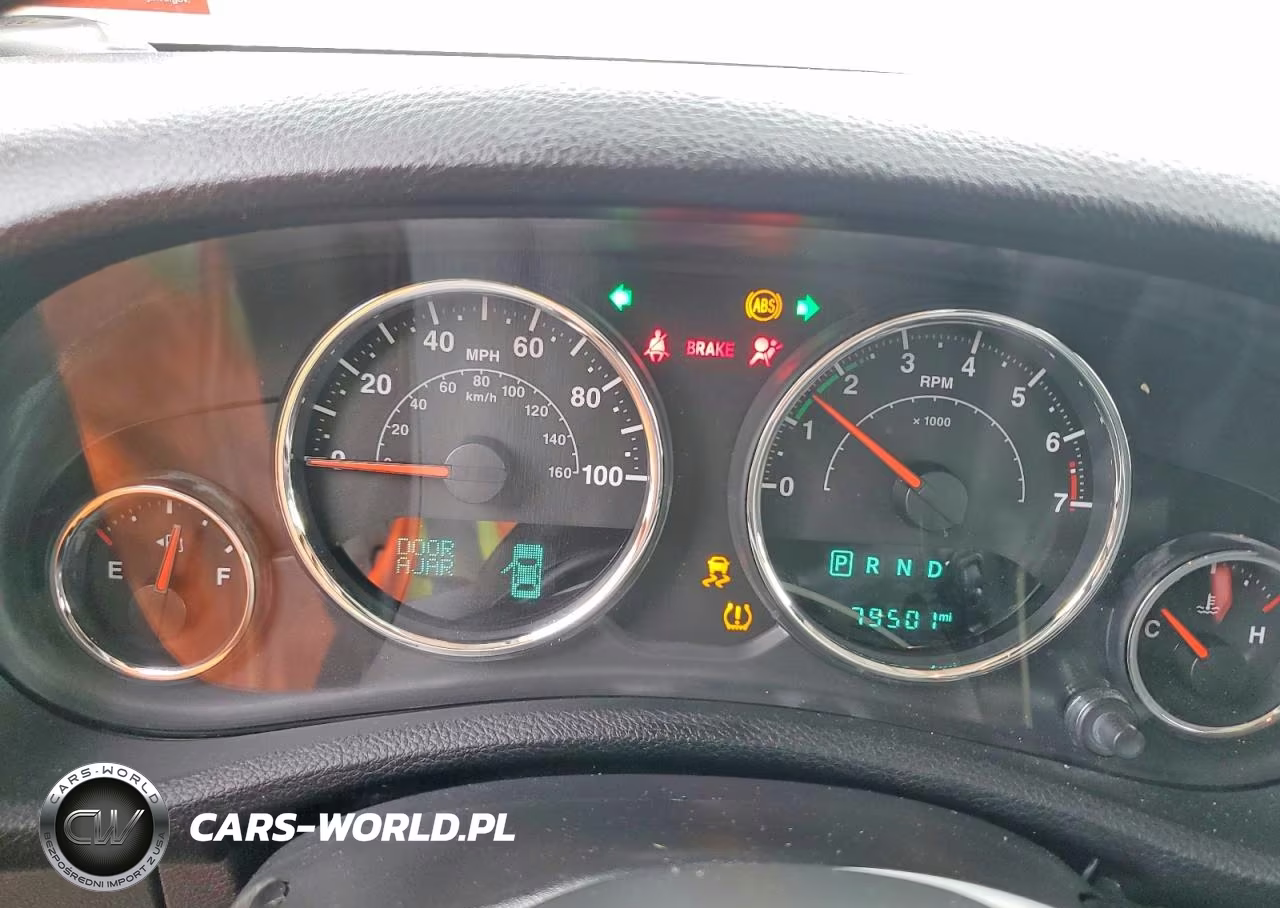 2016 Jeep Wrangler Unlimited Sport VIN:1C4BJWDG8GL305075 - 9