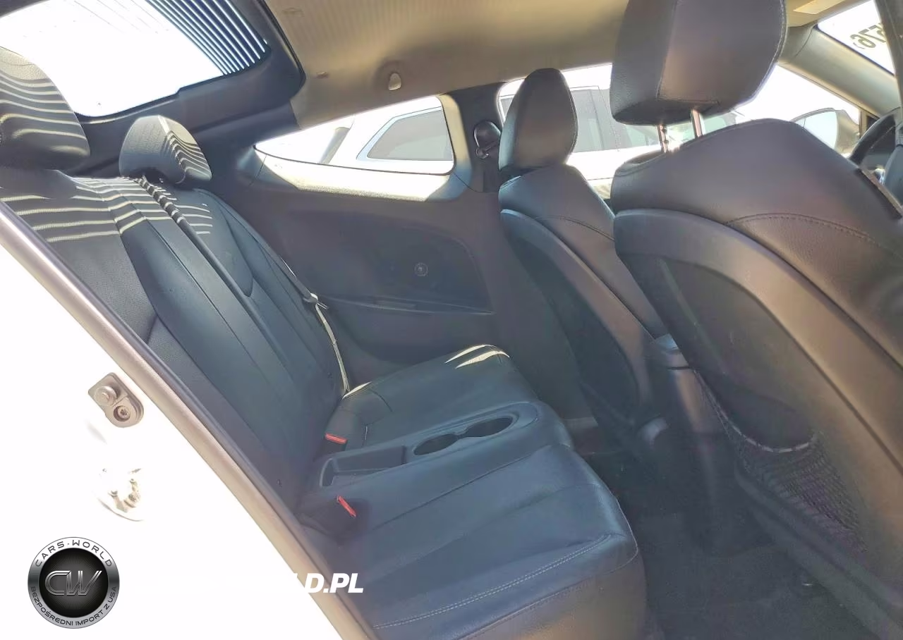 2015 Hyundai Veloster Turbo VIN:KMHTC6AEXFU237593 - 10