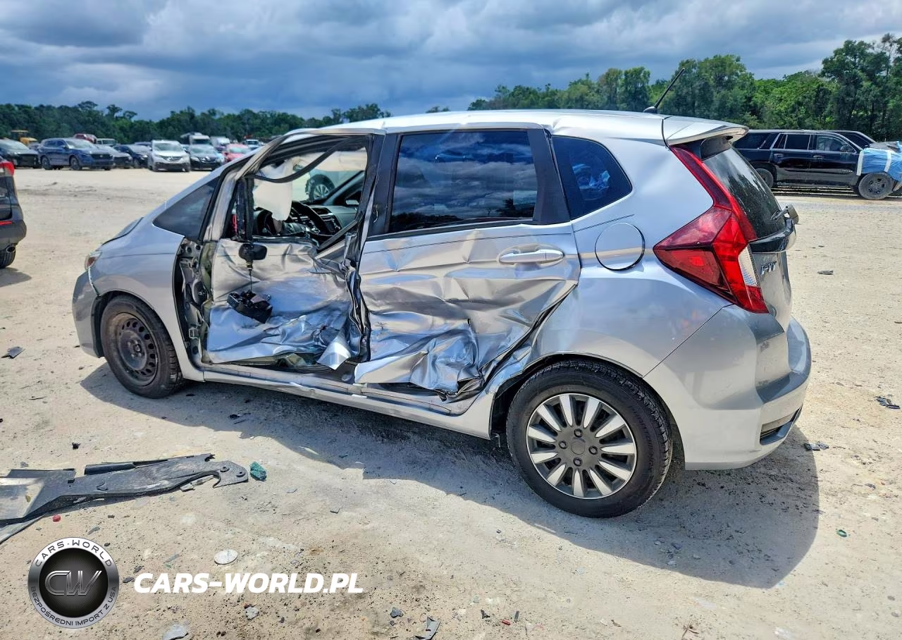 2019 Honda Fit Lx VIN:3HGGK5H40KM743983 - 2