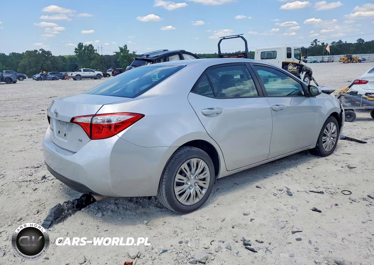 2016 Toyota Corolla Le VIN:2T1BURHE4GC667364 - 3