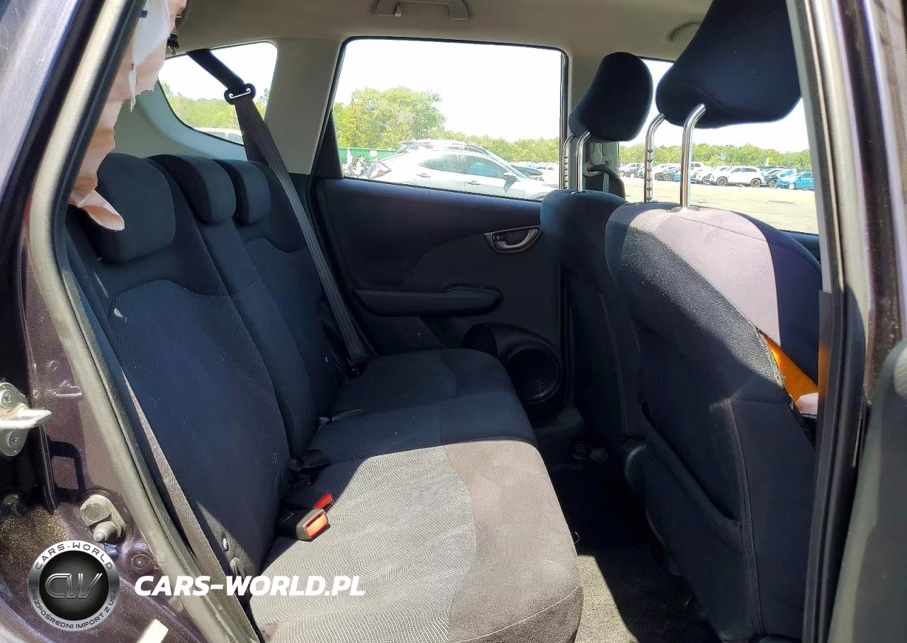 2010 Honda Fit Sport VIN:JHMGE8H42AC023560 - 10