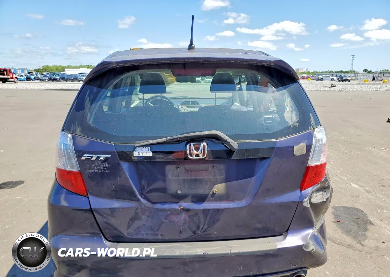 2010 Honda Fit Sport VIN:JHMGE8H42AC023560 - 6