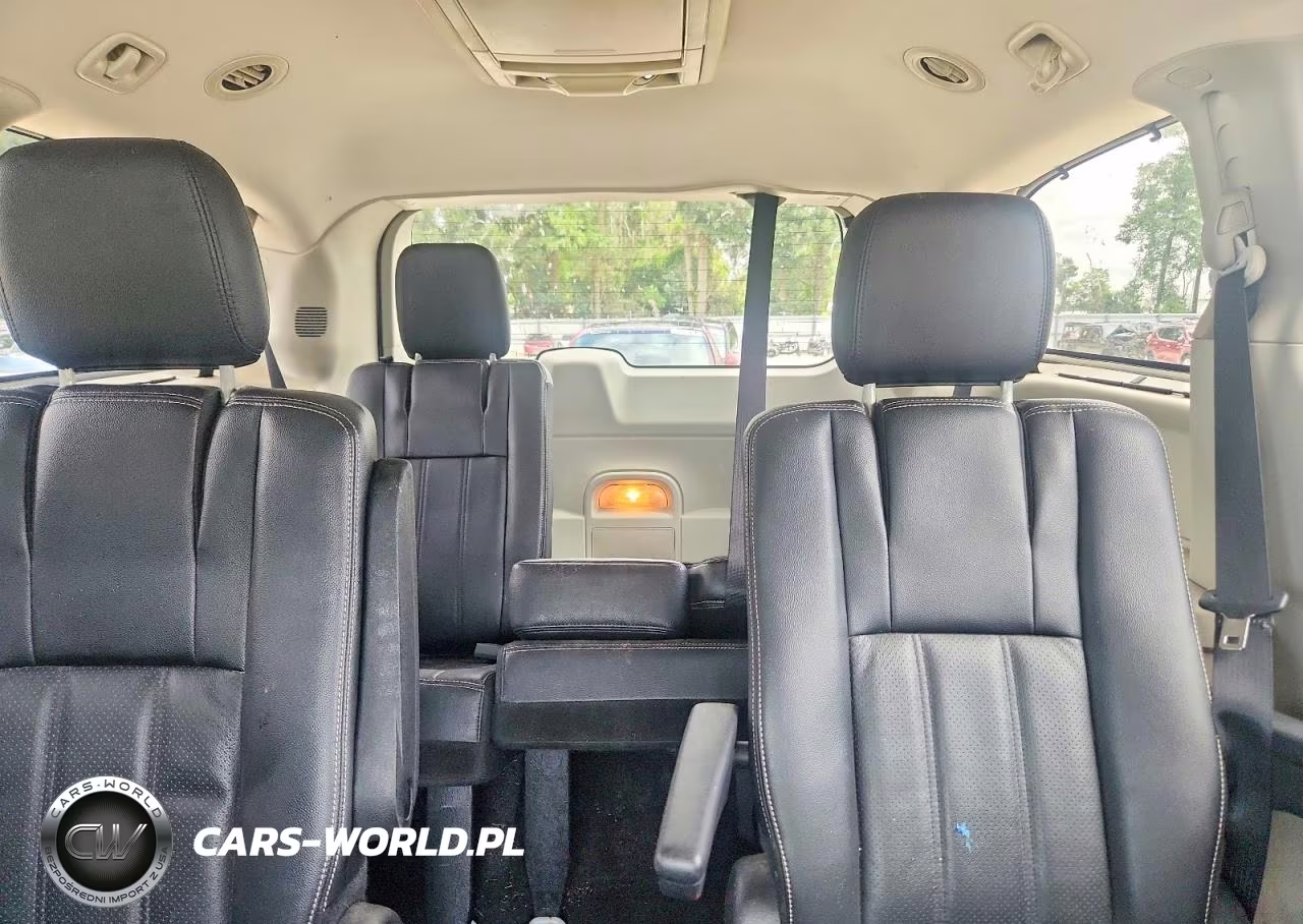 2013 Chrysler Town & Country Touring L VIN:2C4RC1CG5DR815819 - 10