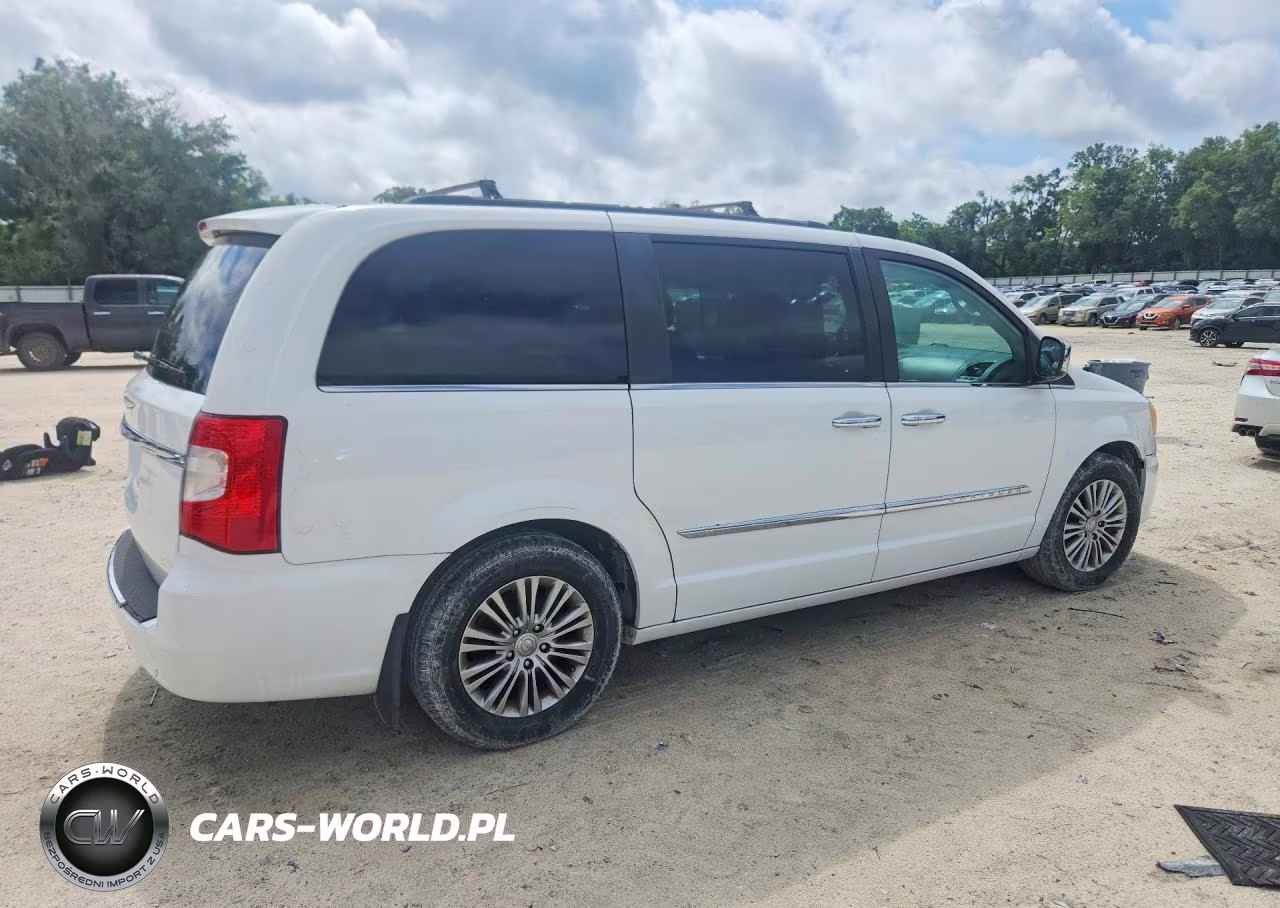 2013 Chrysler Town & Country Touring L VIN:2C4RC1CG5DR815819 - 3