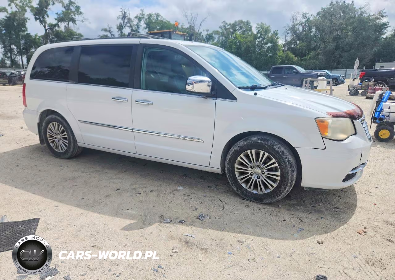 2013 Chrysler Town & Country Touring L VIN:2C4RC1CG5DR815819 - 4
