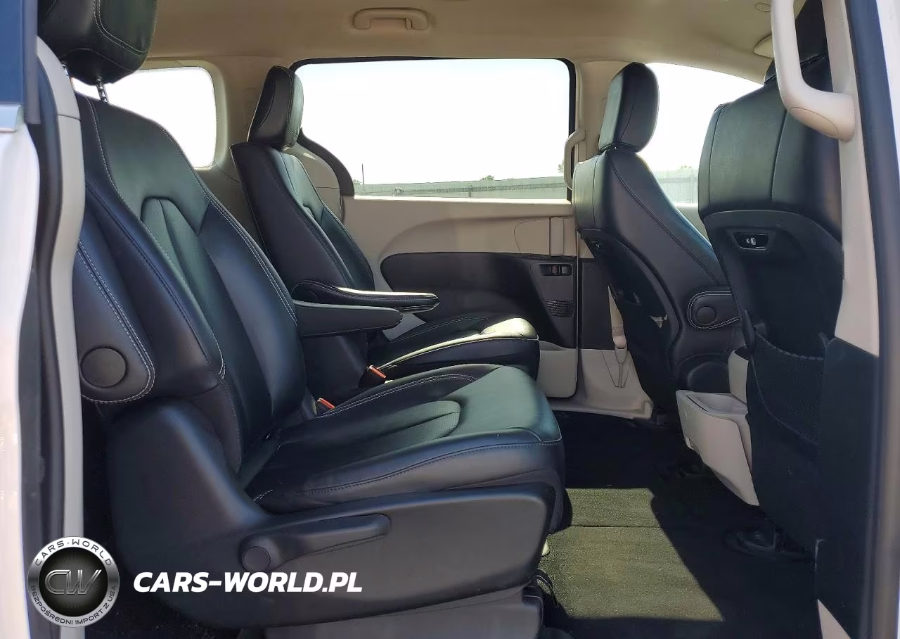 2024 Chrysler Pacifica Hybrid Select VIN:2C4RC1S78RR130903 - 11
