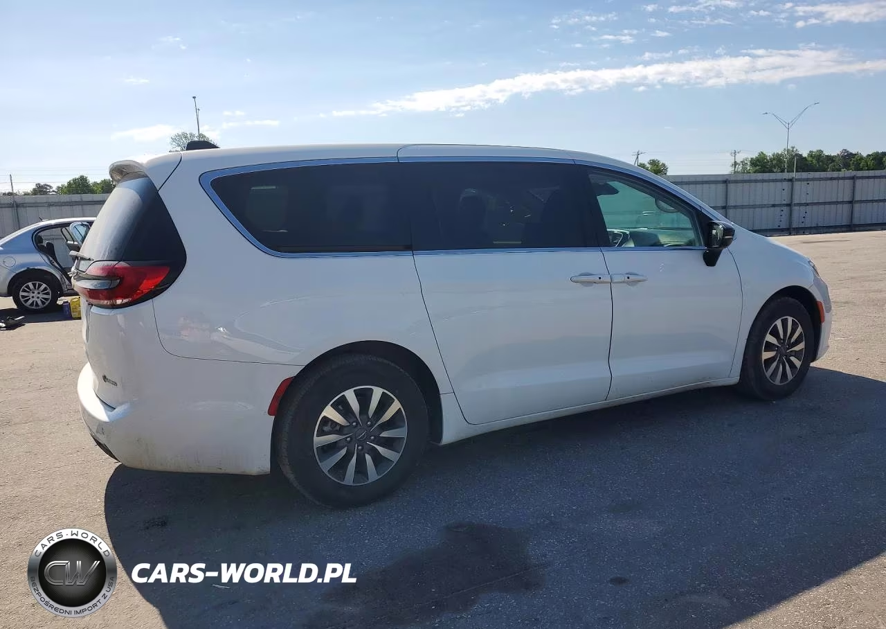 2024 Chrysler Pacifica Hybrid Select VIN:2C4RC1S78RR130903 - 3
