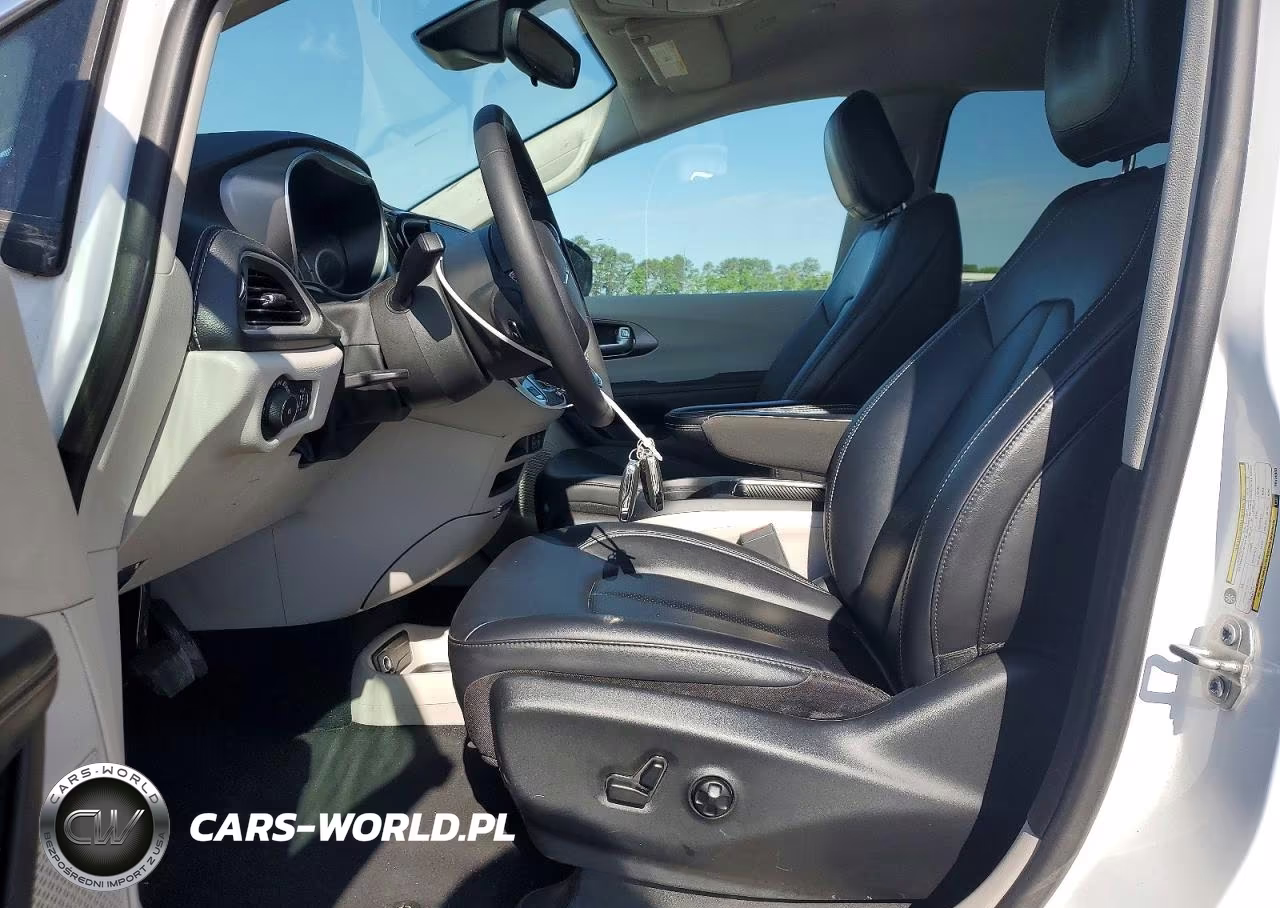 2024 Chrysler Pacifica Hybrid Select VIN:2C4RC1S78RR130903 - 7