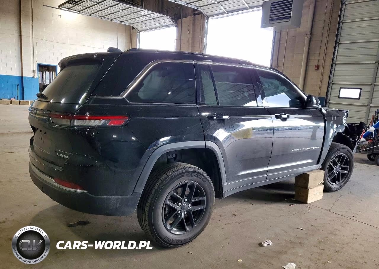 2024 Jeep Grand Cherokee Laredo-Altitude VIN:1C4RJHAG2RC160195 - 3