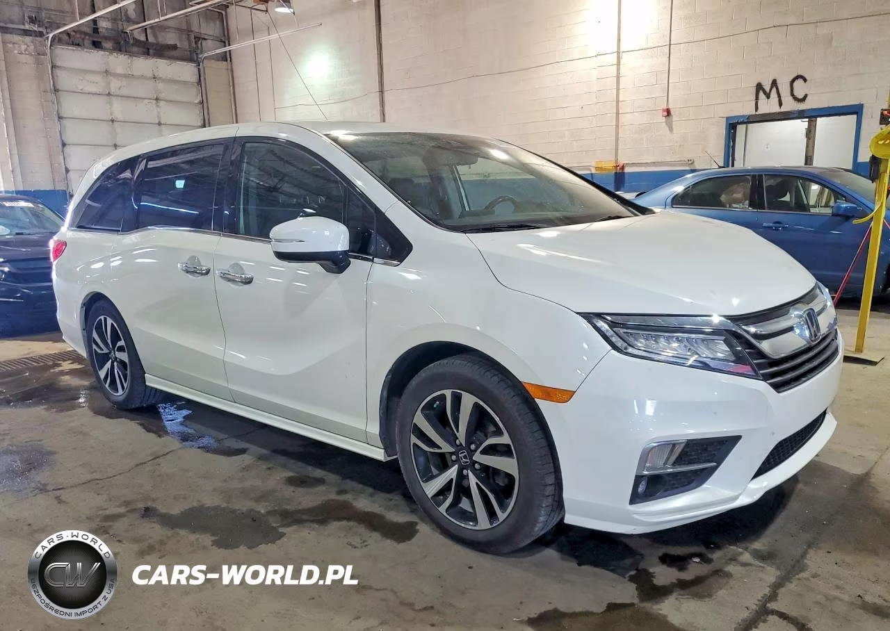 2018 Honda Odyssey Elite VIN:5FNRL6H94JB008710 - 4