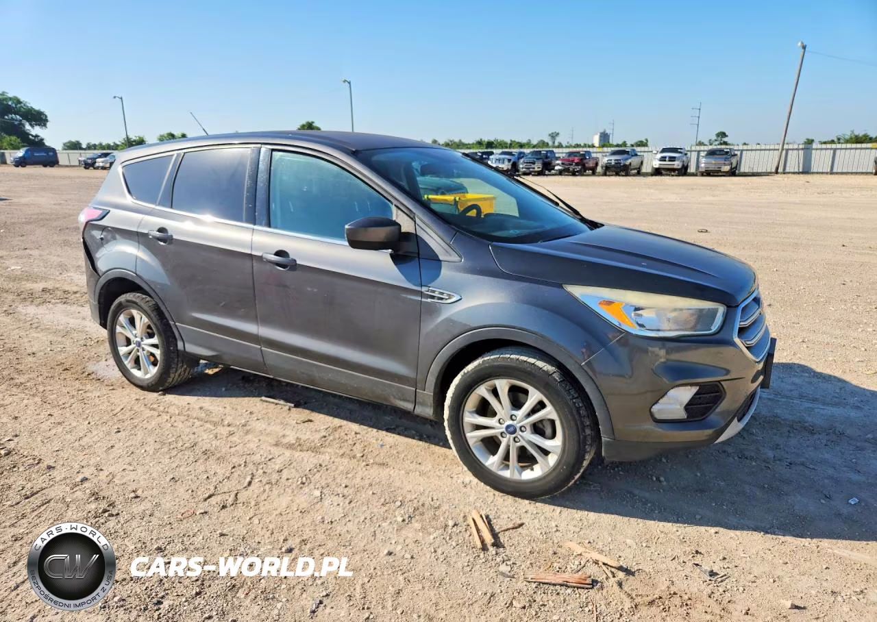 2017 Ford Escape Se VIN:1FMCU0GD6HUF08466 - 4