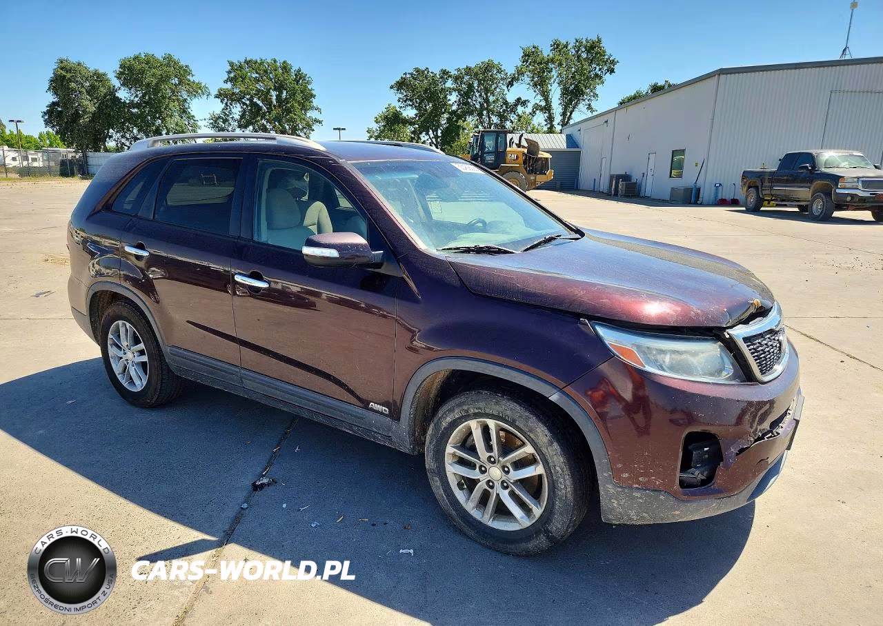 2014 Kia Sorento Lx VIN:5XYKTCA68EG465759 - 4