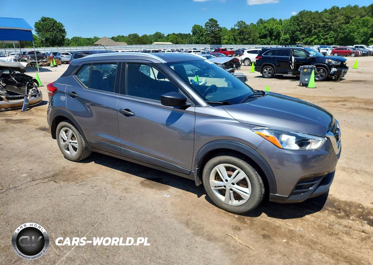 2018 Nissan Kicks S VIN:3N1CP5CU8JL536285 - 4