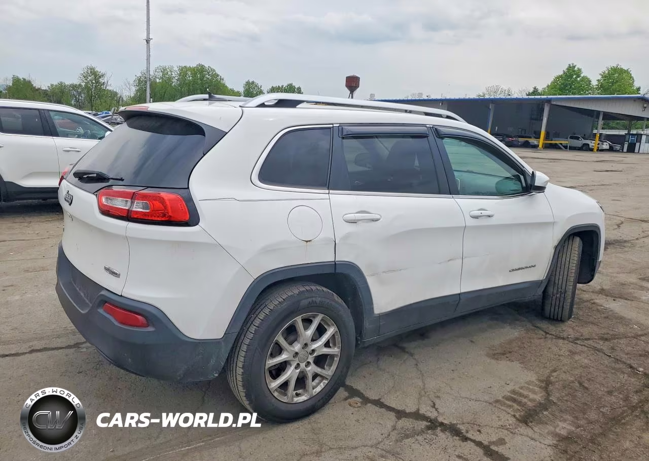 2015 Jeep Cherokee Latitude VIN:1C4PJMCB6FW752503 - 3