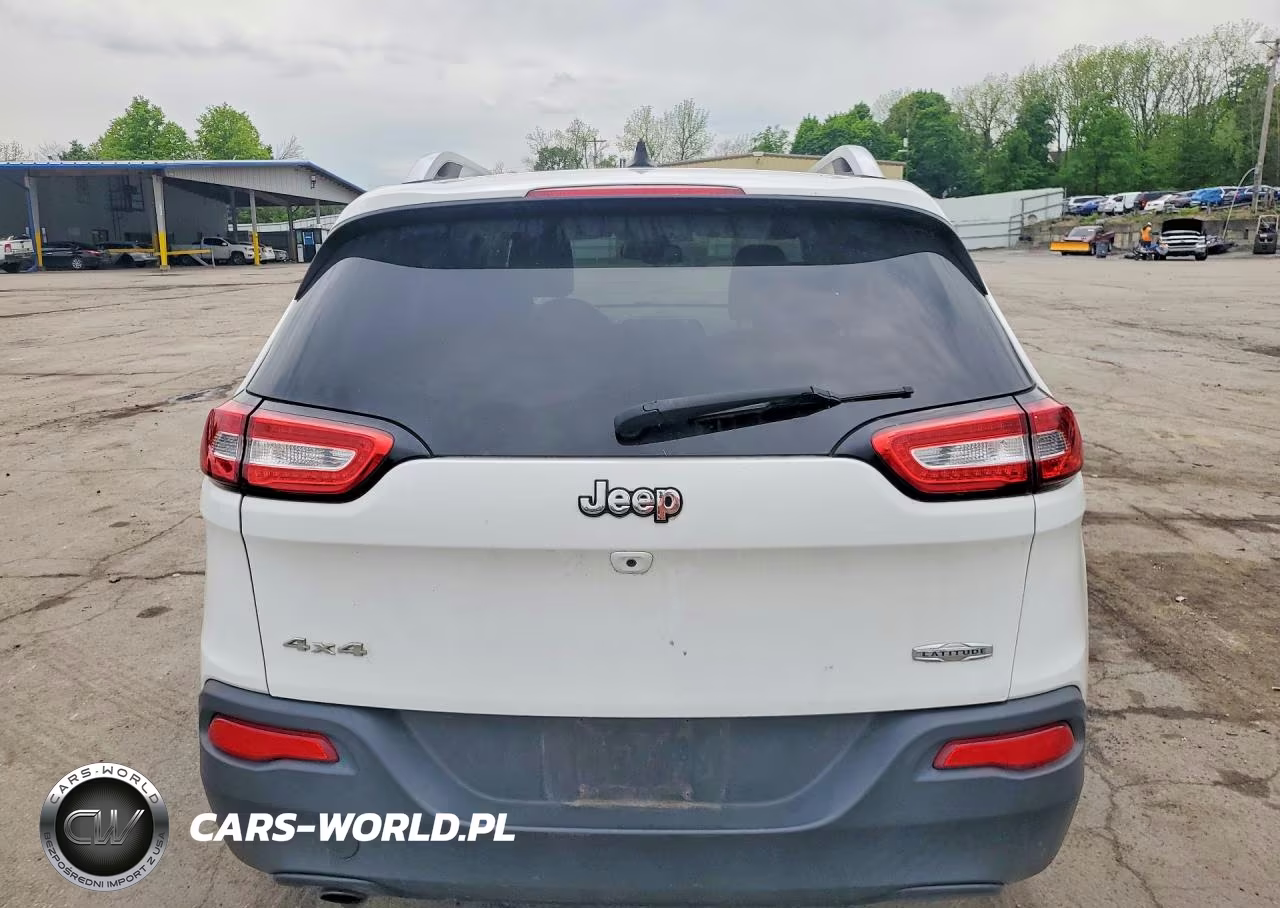 2015 Jeep Cherokee Latitude VIN:1C4PJMCB6FW752503 - 6