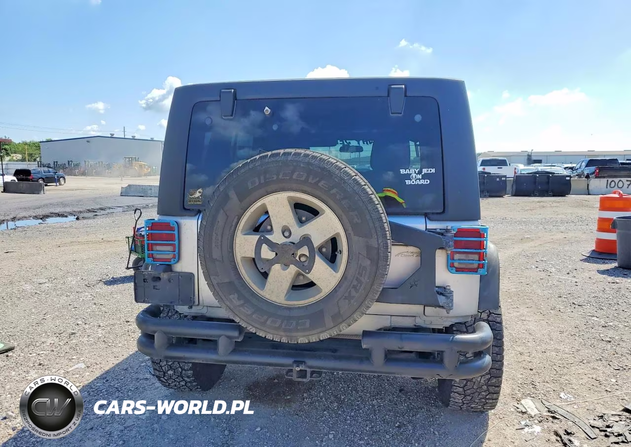 2011 Jeep Wrangler Unlimited Sport VIN:1J4BA3H17BL582713 - 6