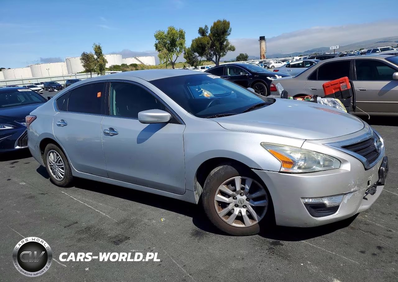 2015 Nissan Altima 2.5 VIN:1N4AL3AP3FN889614 - 4