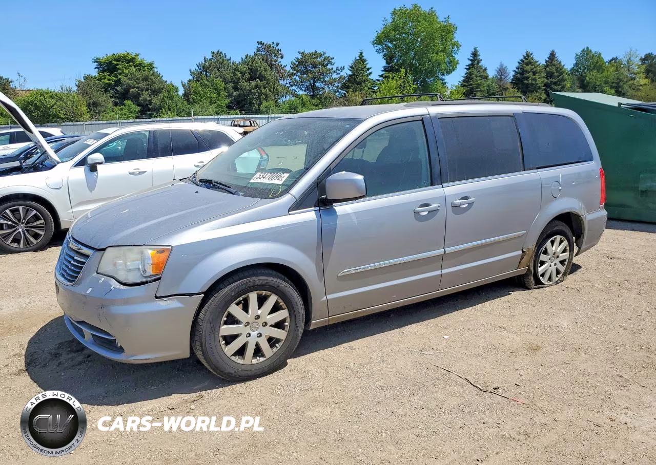2014 Chrysler Town & Country Touring – zdjęcie 1 z 12