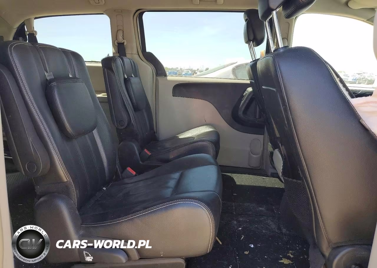 2014 Chrysler Town & Country Touring VIN:2C4RC1BG3ER397666 - 10
