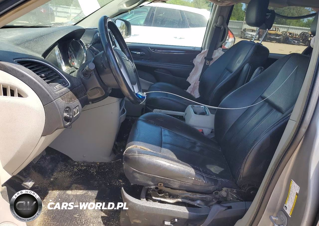 2014 Chrysler Town & Country Touring VIN:2C4RC1BG3ER397666 - 7