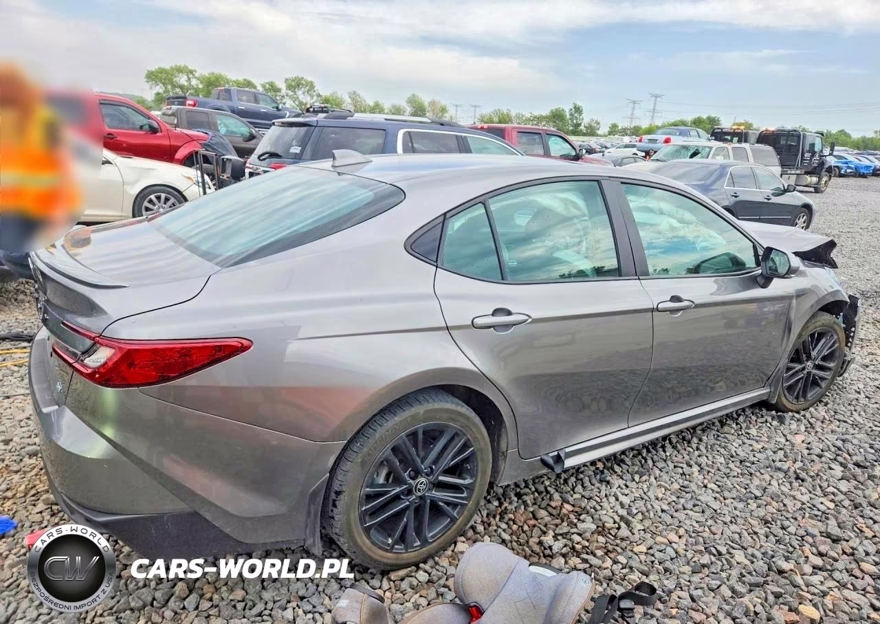 2025 Toyota Camry Se VIN:4T1DBADKXSU521425 - 3