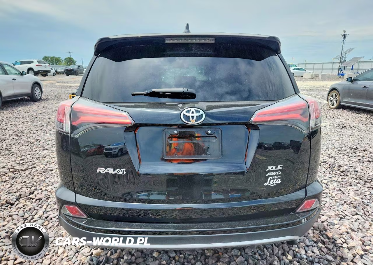 2018 Toyota Rav4 Xle VIN:2T3RFREV5JW704335 - 6