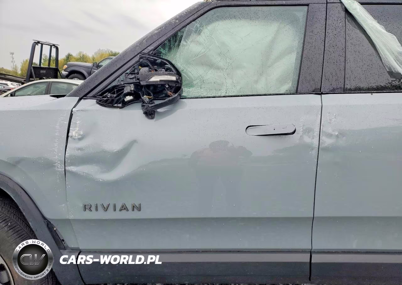 2025 Rivian R1S Adventure VIN:7PDSGBBA9SN071055 - 7