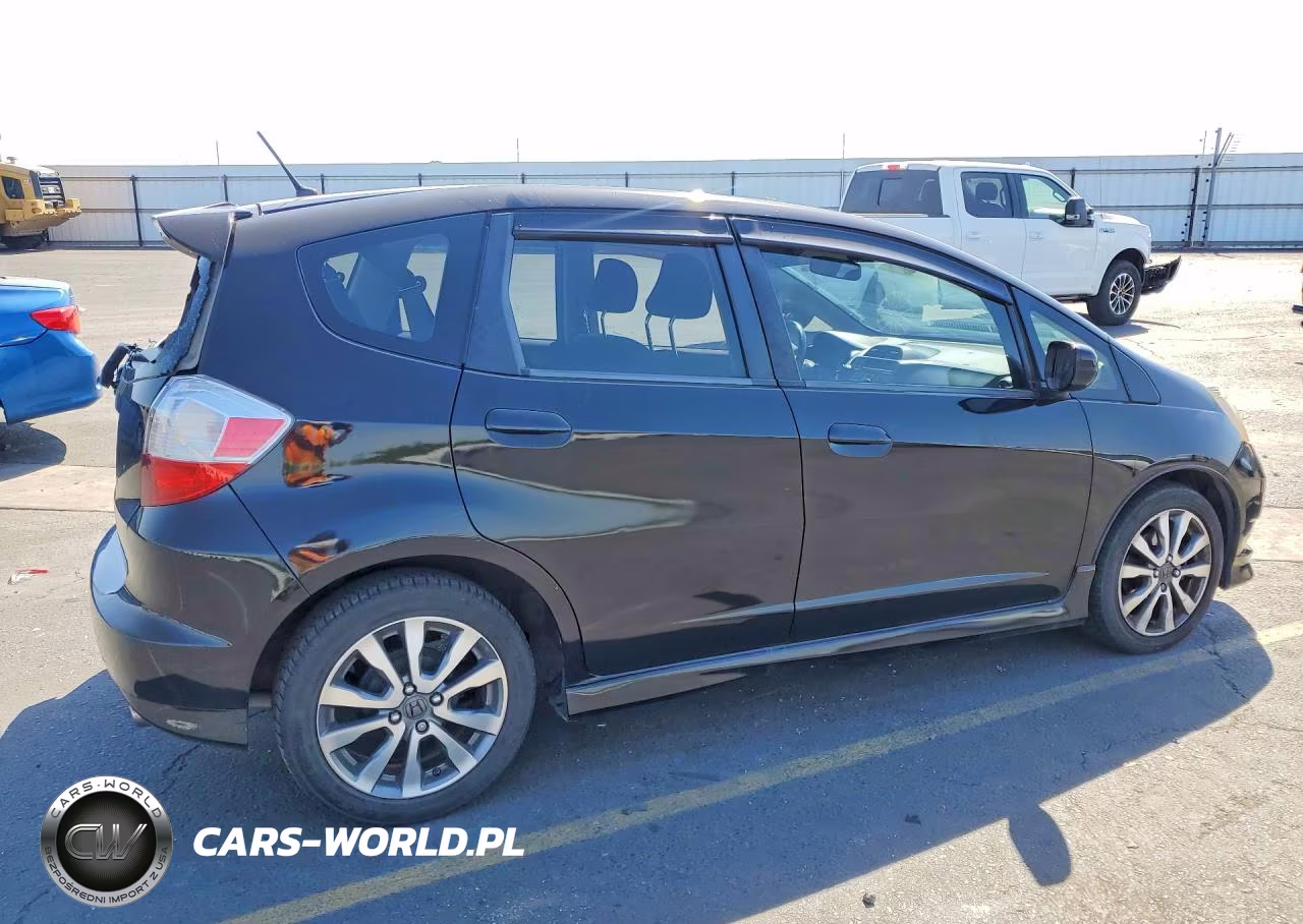 2012 Honda Fit Sport VIN:JHMGE8H55CC009079 - 3