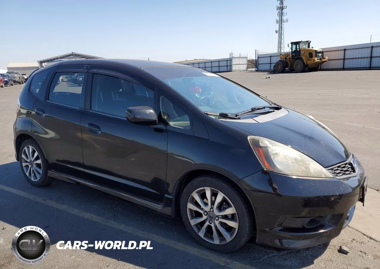 2012 Honda Fit Sport VIN:JHMGE8H55CC009079 - 4