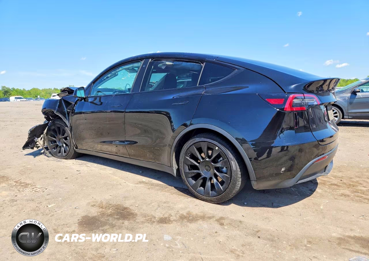 2021 Tesla Model Y VIN:5YJYGDED8MF126339 - 2