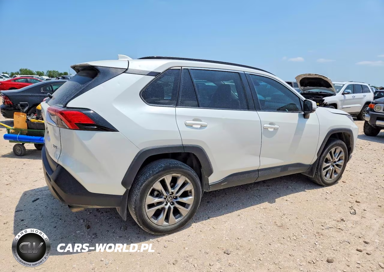 2022 Toyota Rav4 Xle Premium VIN:2T3C1RFV6NW186017 - 3