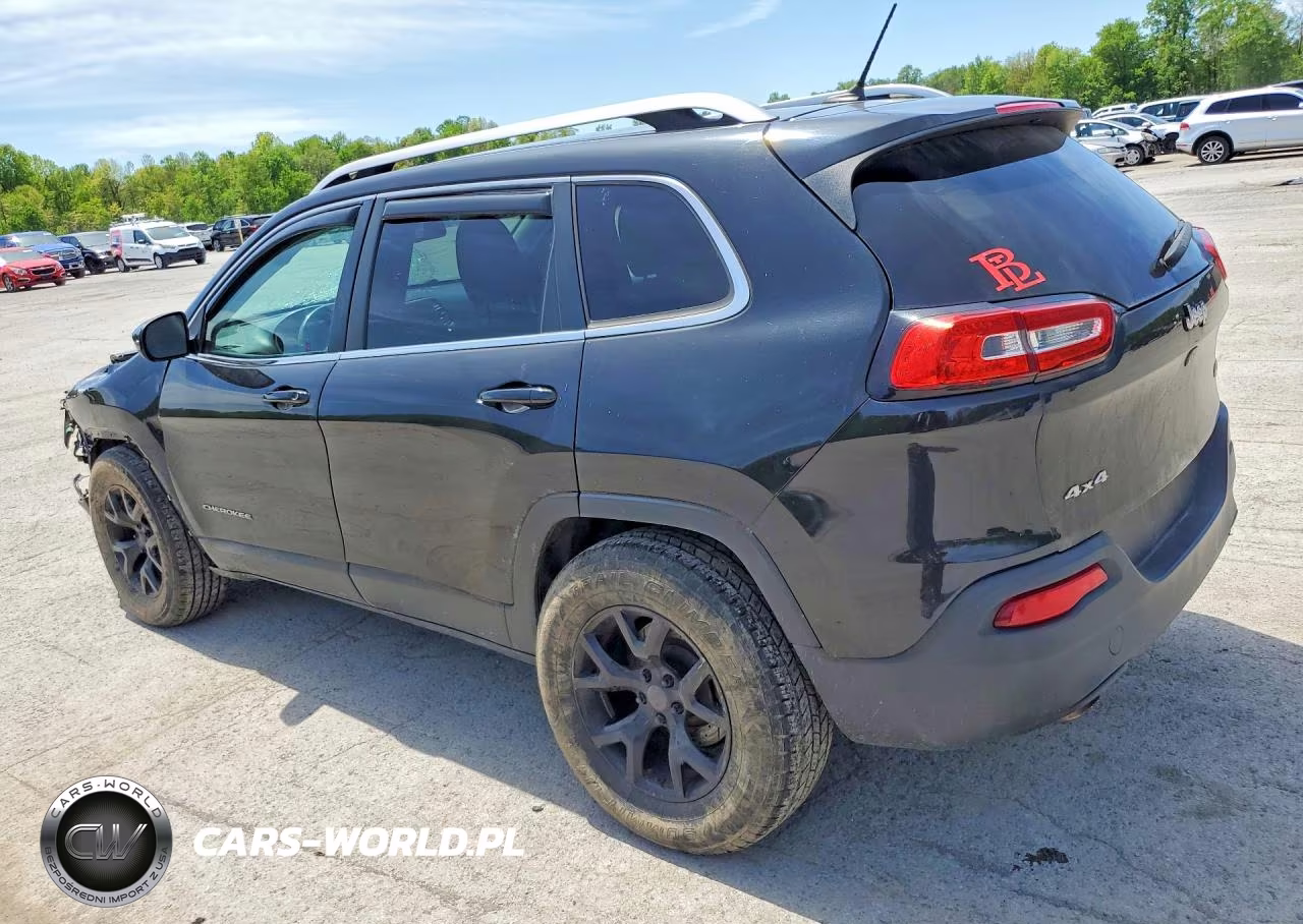 2015 Jeep Cherokee Latitude VIN:1C4PJMCB4FW647717 - 2