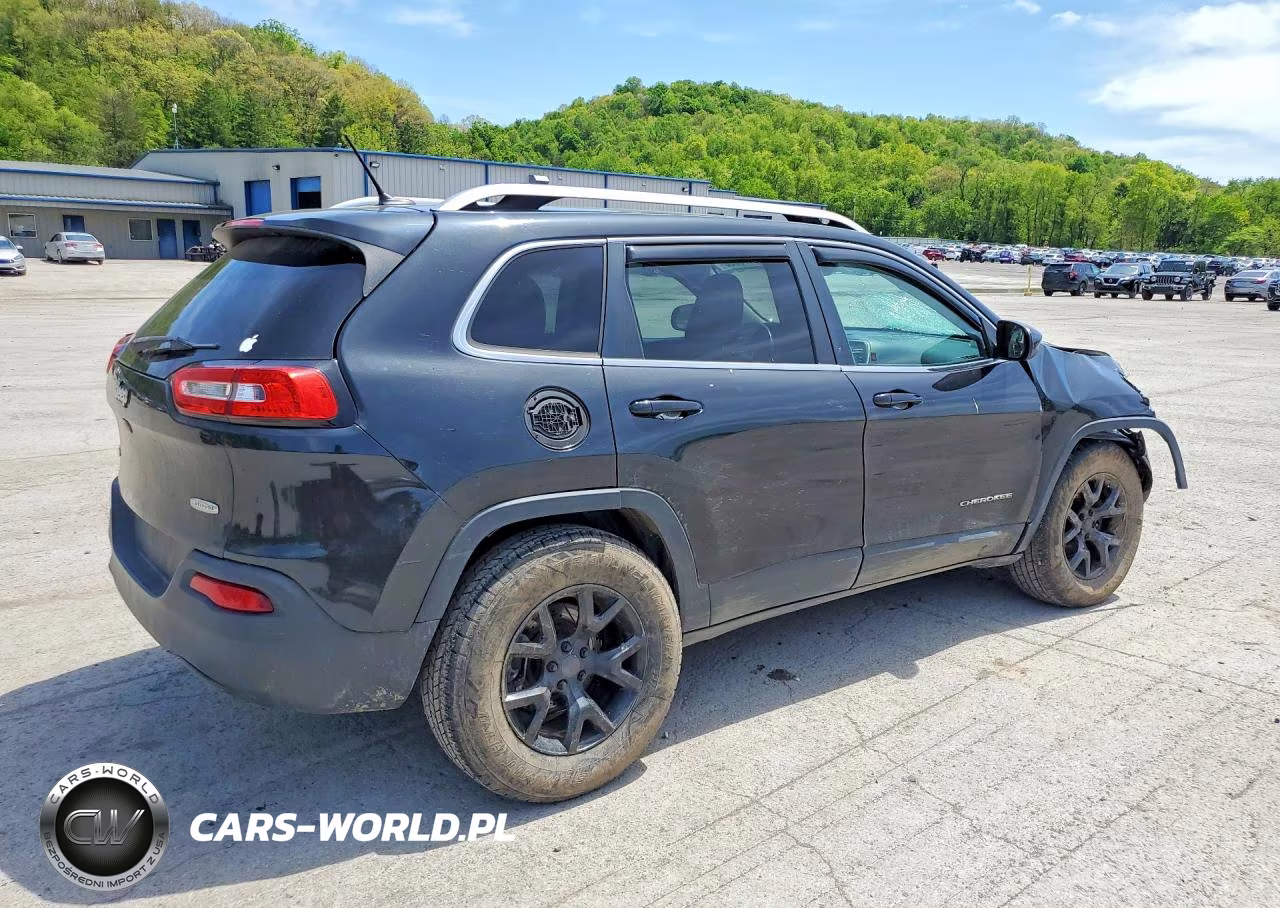 2015 Jeep Cherokee Latitude VIN:1C4PJMCB4FW647717 - 3