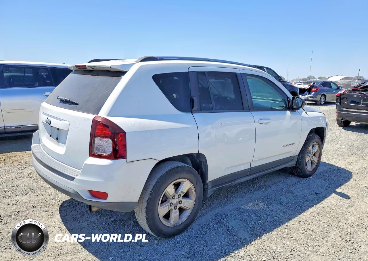 2015 Jeep Compass Sport VIN:1C4NJCBA2FD250514 - 3