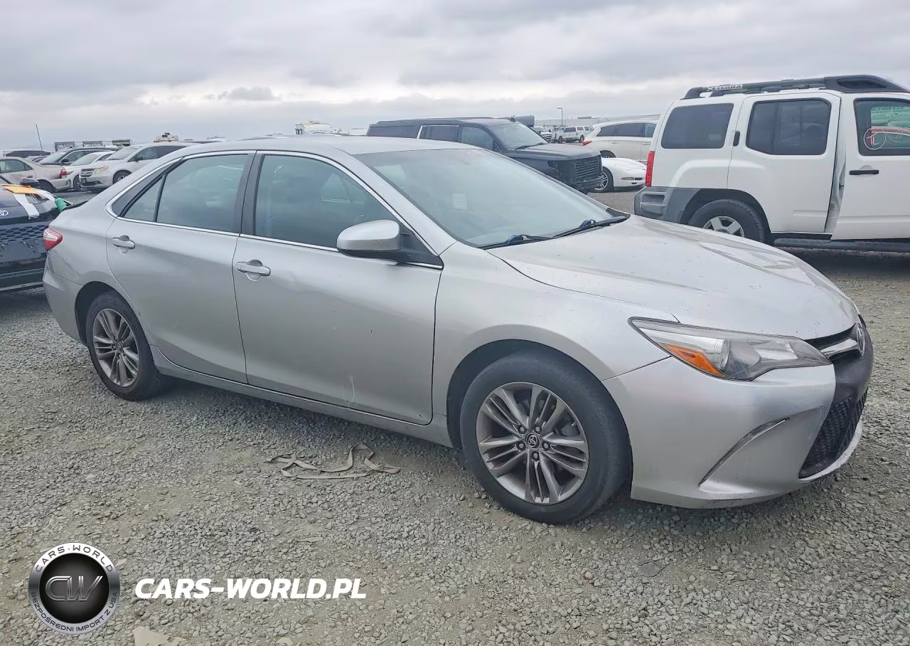 2016 Toyota Camry Se VIN:4T1BF1FKXGU120070 - 4