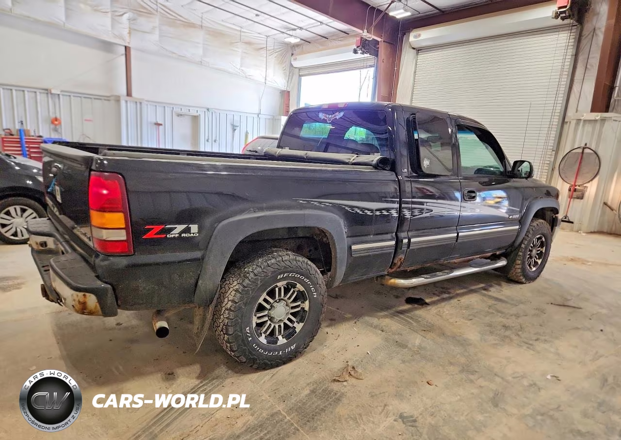 2002 Chevrolet Silverado K1500 VIN:2GCEK19T421212233 - 3