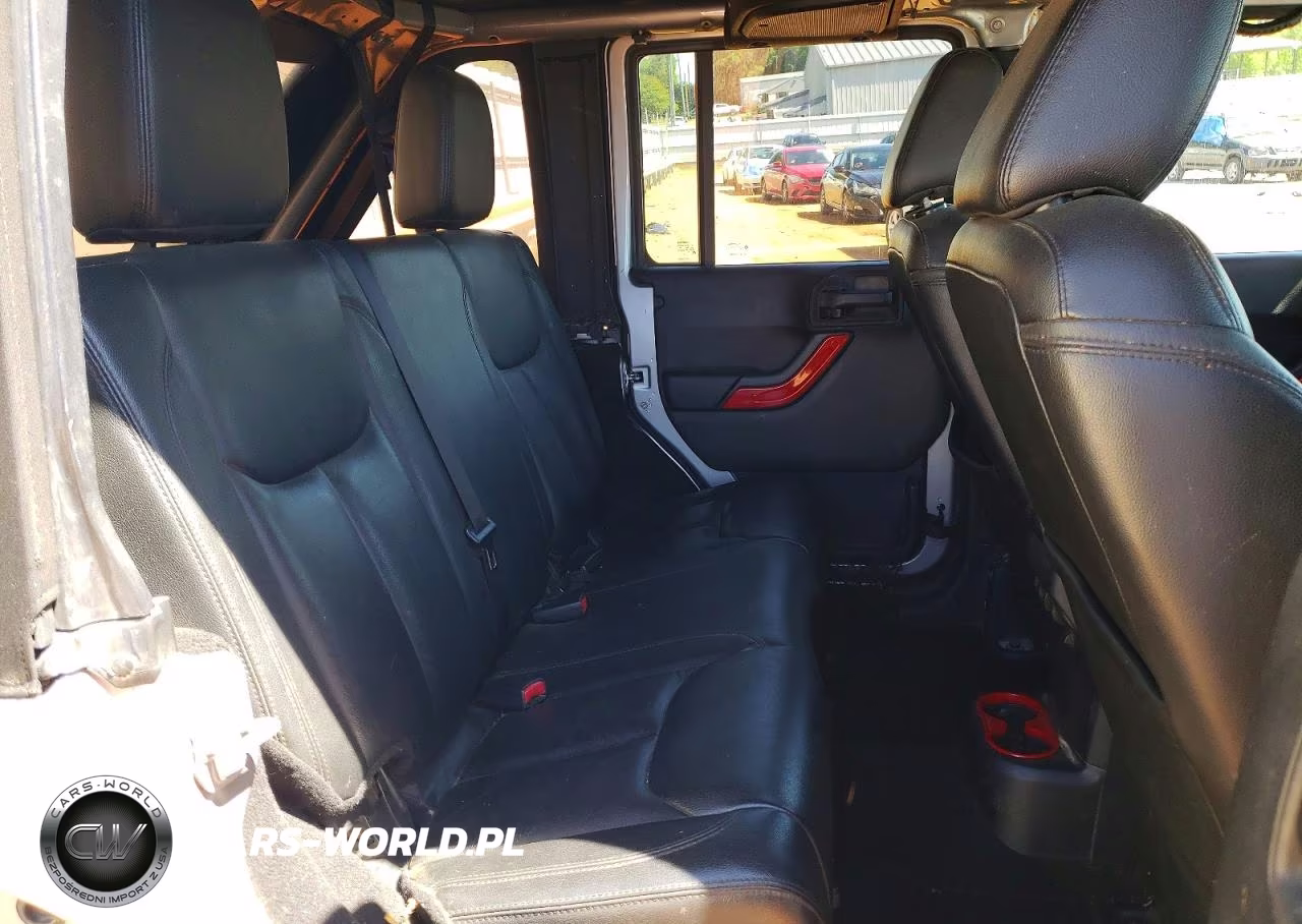 2015 Jeep Wrangler Unlimited Sahara VIN:1C4BJWEG5FL683836 - 11