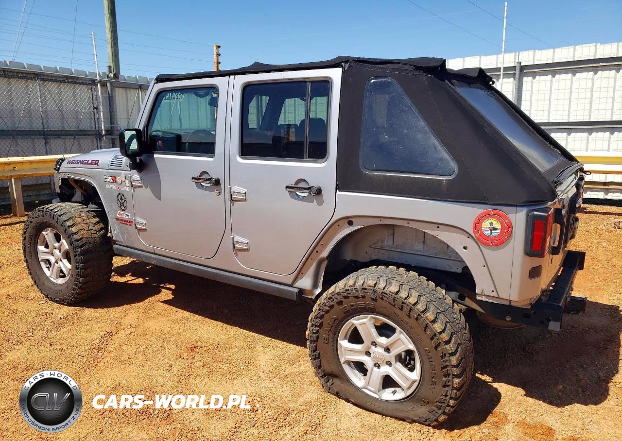 2015 Jeep Wrangler Unlimited Sahara VIN:1C4BJWEG5FL683836 - 2